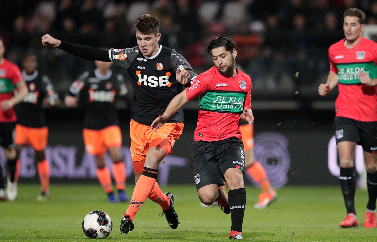 尽管在客场 尽管在客场